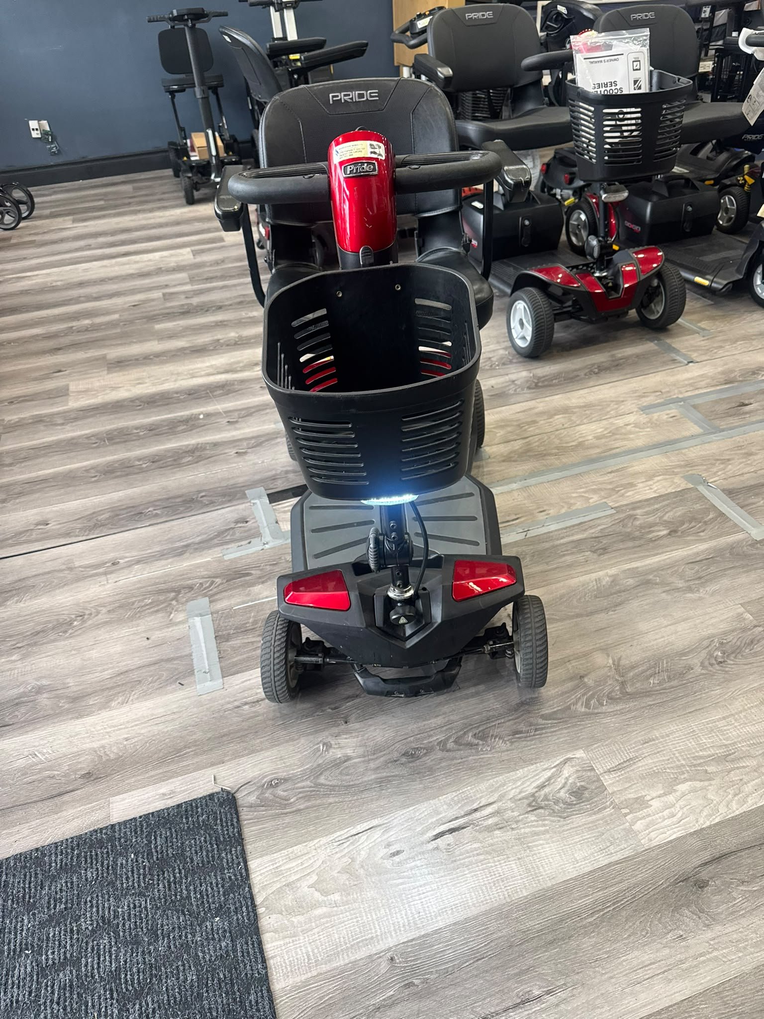 Go-Go LX with CTS 4-Wheel Scooter (floor model) - Image 3