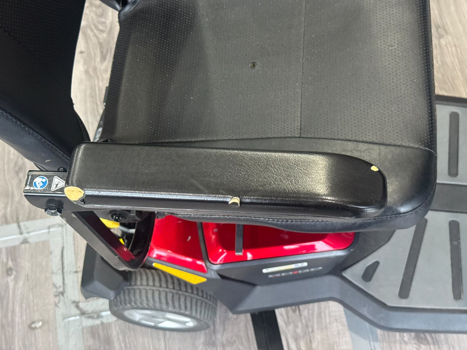 Go-Go LX with CTS 4-Wheel Scooter (floor model) - Image 10