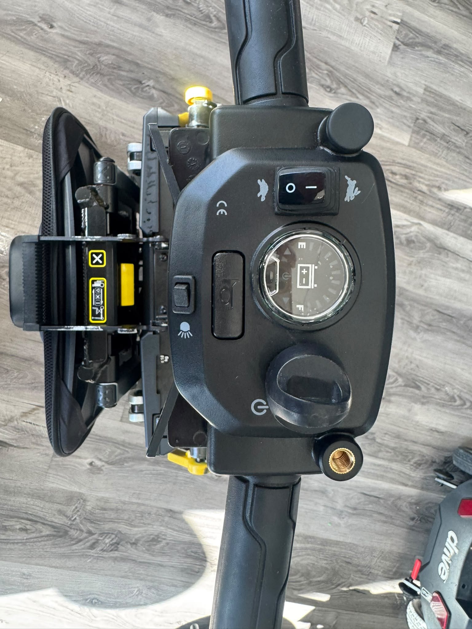 i-Go Folding Scooter 3 Wheels (Floor Model)... - Image 10
