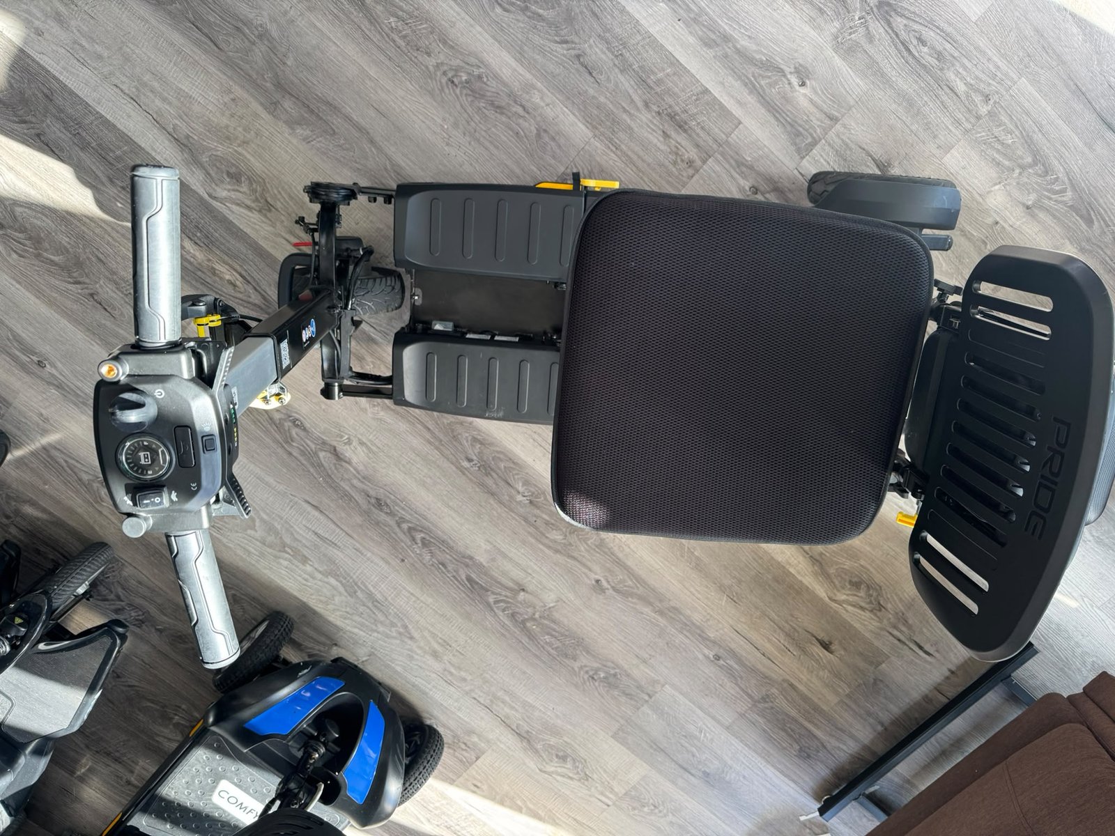 i-Go Folding Scooter 3 Wheels (Floor Model)... - Image 5